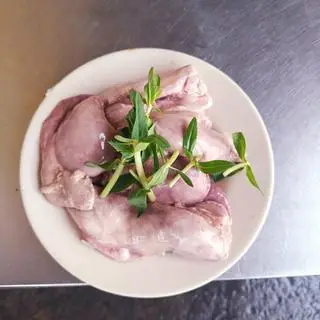 Hình ảnh gan cá bóp bổ dưỡng thả lẩu 
