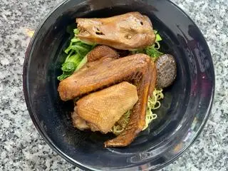 Hình ảnh Mì Đầu, Cổ, Cánh Vịt Hầm Mềm