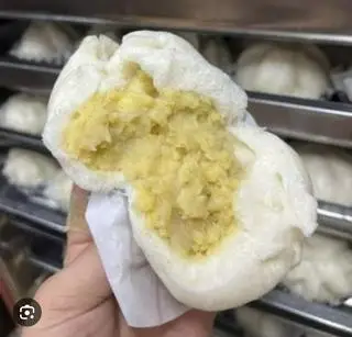 Hình ảnh BÁNH BAO CHAY NHÂN ĐẬU XANH (combo 3cái)