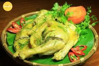 Hình ảnh  1/2 Con Gà Hấp Lá Chanh + Rau Dưa + Nước Chấm Đặc Biệt