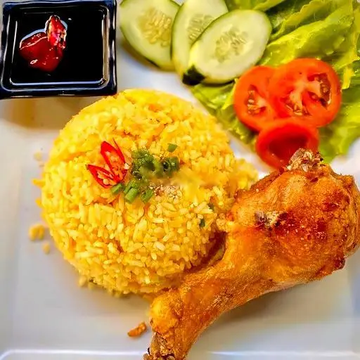 Hình ảnh Cơm chiên đùi gà nhỏ