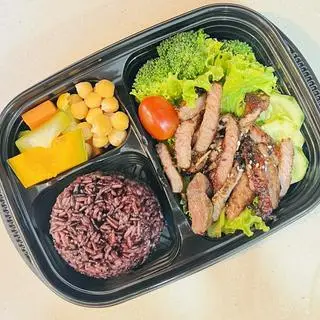 Hình ảnh Thăn bò áp chảo sốt tiêu