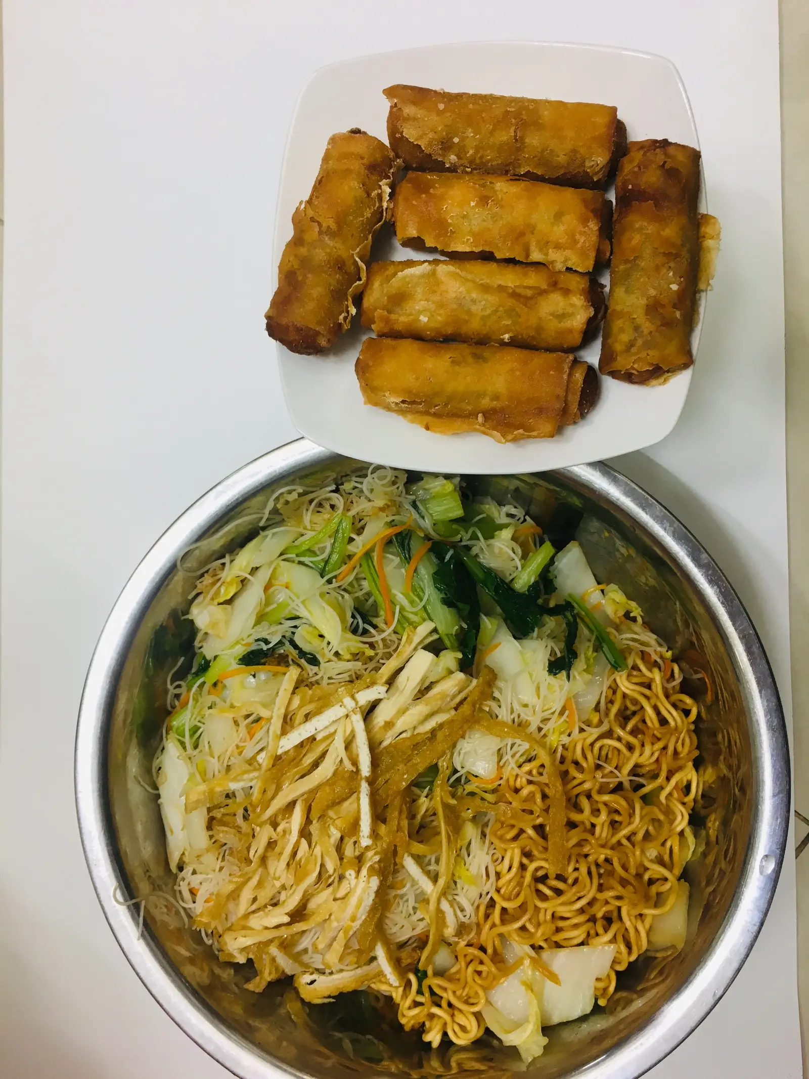 Hình ảnh Bún Xào Chay( Tàu hủ )/ Chả Giò ( bao gồm dụng cụ ăn kèm)