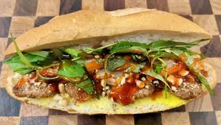 Hình ảnh Bánh mì thịt nướng