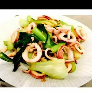 Hình ảnh Nui xào mực