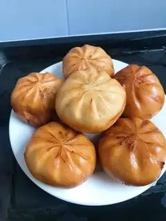 Hình ảnh 4 bánh bao sữa  chiên bao thơm ngon