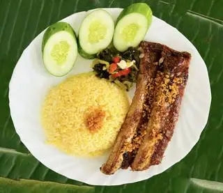 Hình ảnh Cơm sườn que nướng