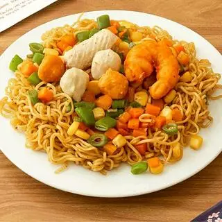 Hình ảnh Mì trộn viên hải sản