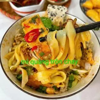 Hình ảnh Mì Quảng trộn chay