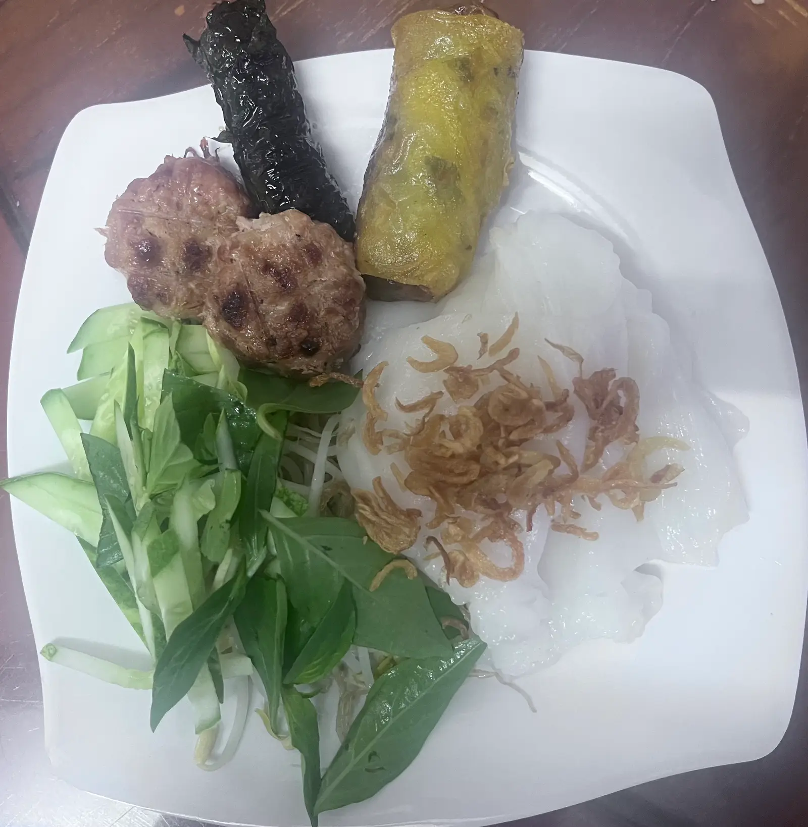 Hình ảnh Bánh Ướt chả giò ,thịt nướng
