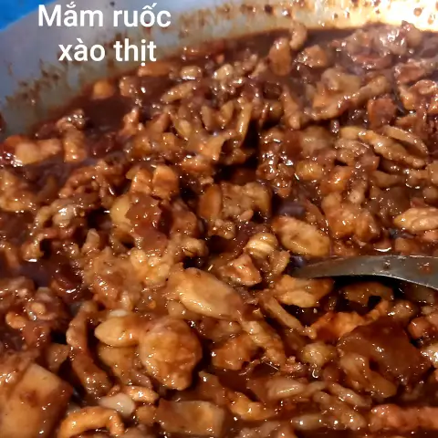 Hình ảnh Cơm thịt xào mắm ruốc 