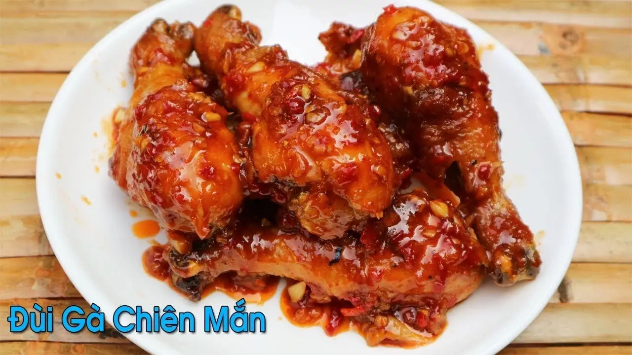 Hình ảnh Cơm Gà Chiên Nước Mắm