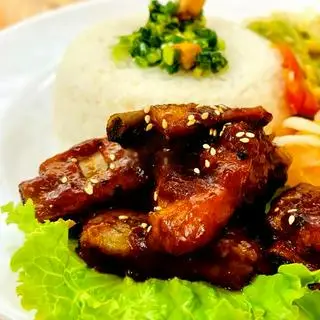Hình ảnh Cơm tấm sườn nướng sốt BBQ