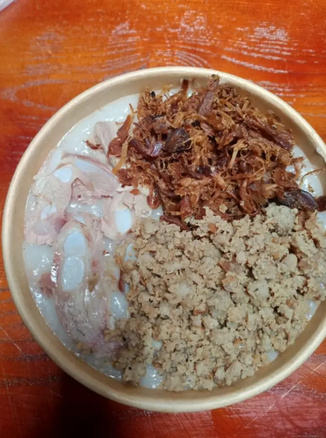 Hình ảnh Cháo sườn sụn - ruốc nấm - thịt băm- quẩy...quẩy kèm cháo ko đổi