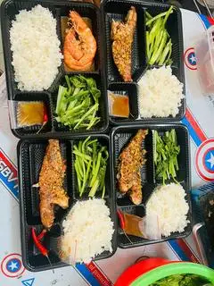 Hình ảnh Cơm cá hường chiên sả
