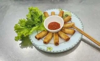 Hình ảnh Chả giò chay chiên giòn (10 cây)