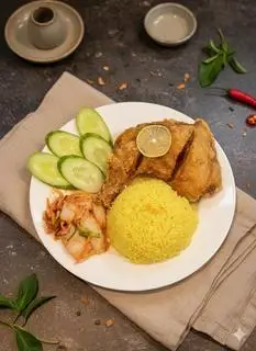 Hình ảnh Cơm gà sốt chanh mật ong (đùi góc tư  )