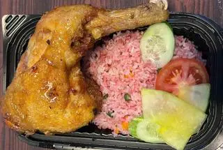 Hình ảnh Cơm chiên gà góc tư Ok