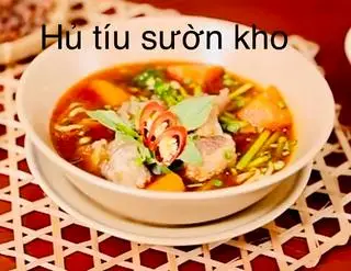 Hình ảnh HỦ TÍU DAI SƯỜN KHO   ( hương vị hoa)
