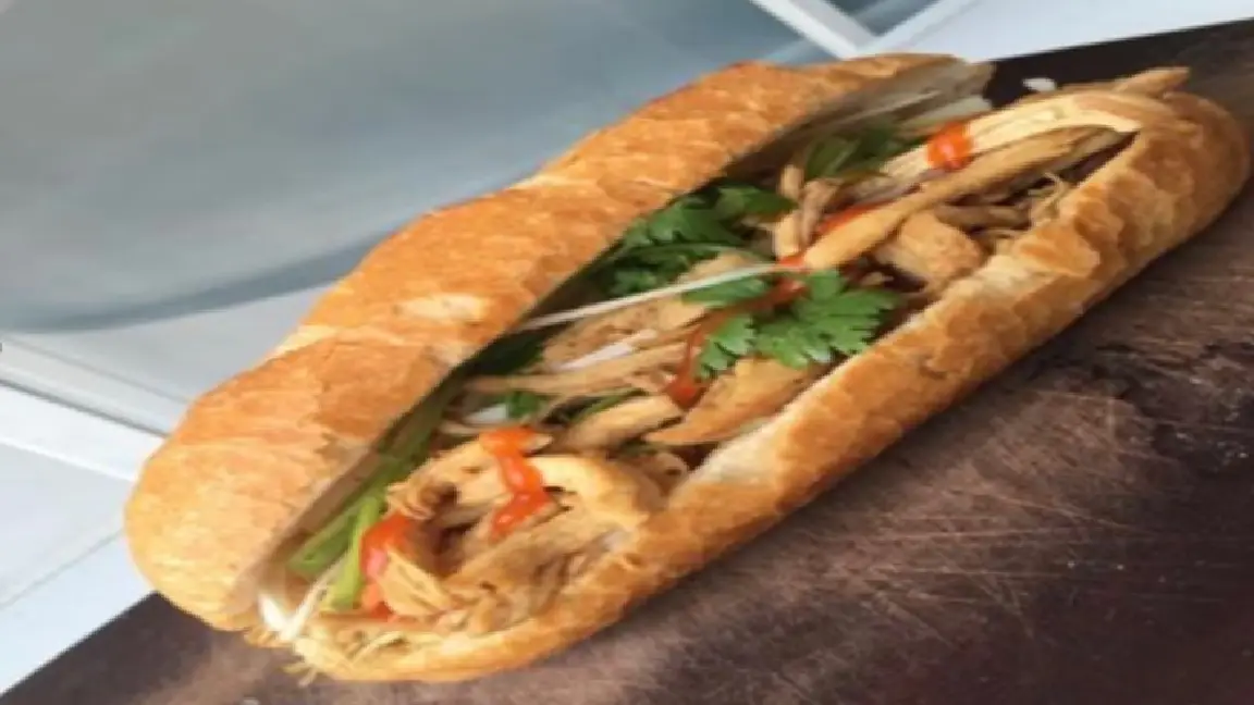 Hình ảnh Bánh mì gà quay