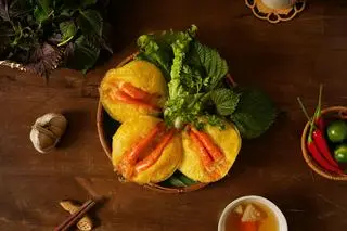 Hình ảnh 3 chiếc bánh tôm