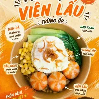 Hình ảnh Mì trộn viên lẩu trứng ốp la