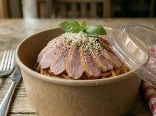 Hình ảnh MỲ Ý LƯỜN NGỖNG HUN KHÓI NGA