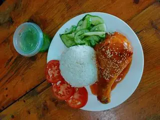 Hình ảnh Cơm đùi gà chiên mắm