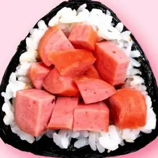 Hình ảnh Onigiri xúc xích xông khói