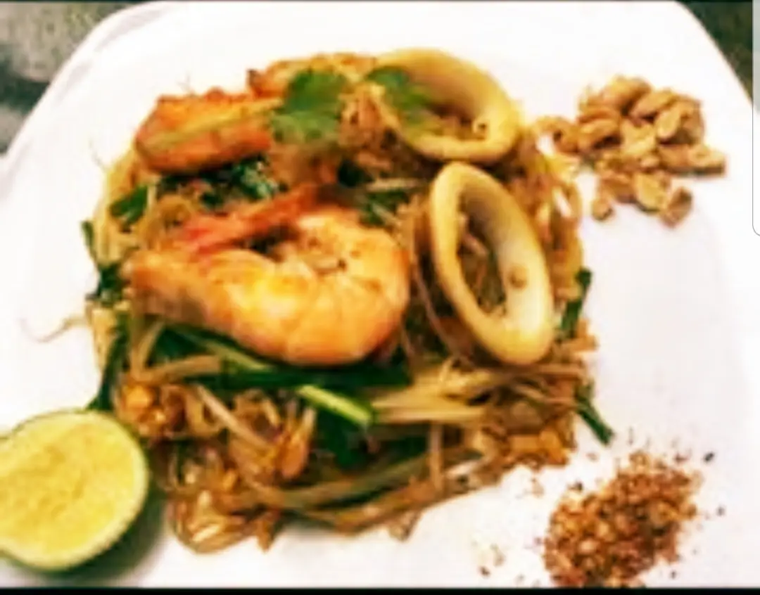 Hình ảnh Pad Thái hải sản
