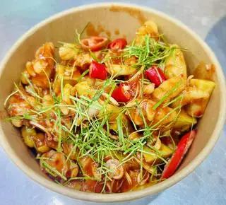 Hình ảnh Chân gà sốt thái (8 chân)