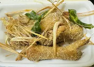 Hình ảnh Chân gà rang muối