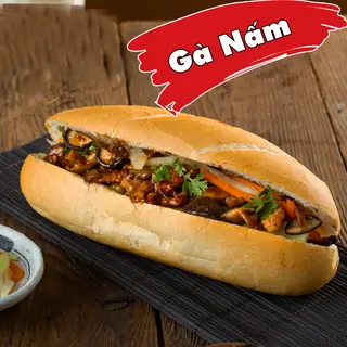 Hình ảnh Bánh mì gà nấm