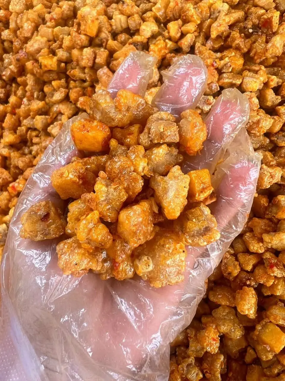 Hình ảnh Chân gà sốt Thái mix tóp mỡ