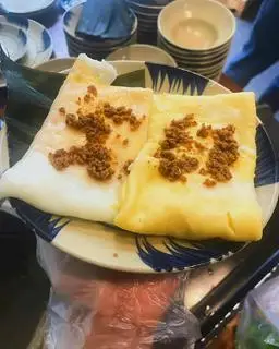 Hình ảnh Bánh cuốn trứng cuốn nhân thịt heo