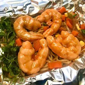 Hình ảnh Mì trộn tôm Surimi