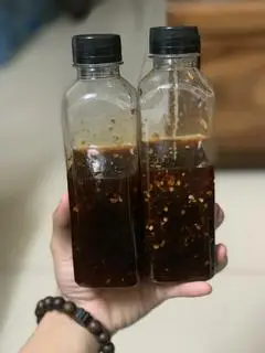 Hình ảnh Nửa chai chấm thần thánh