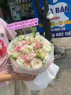Hình ảnh Bó Hoa hồng kem mix