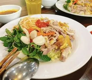 Hình ảnh Combo cơm gà Hội An - trà sâm dứa