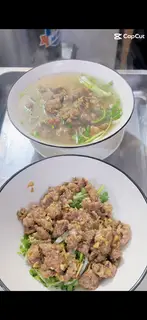 Hình ảnh Phở bò tái lăn