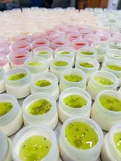 Hình ảnh Sữa Chua Nguyên Kem Kiwi