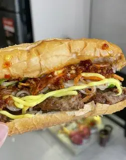 Hình ảnh Bánh mì thịt heo nướng