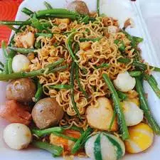 Hình ảnh Mì trộn viên chiên tá lả sốt thái size L
