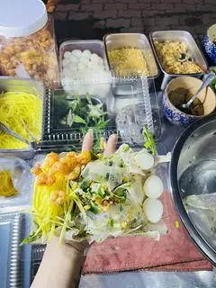 Hình ảnh Phơi sương mỡ hành tóp mỡ