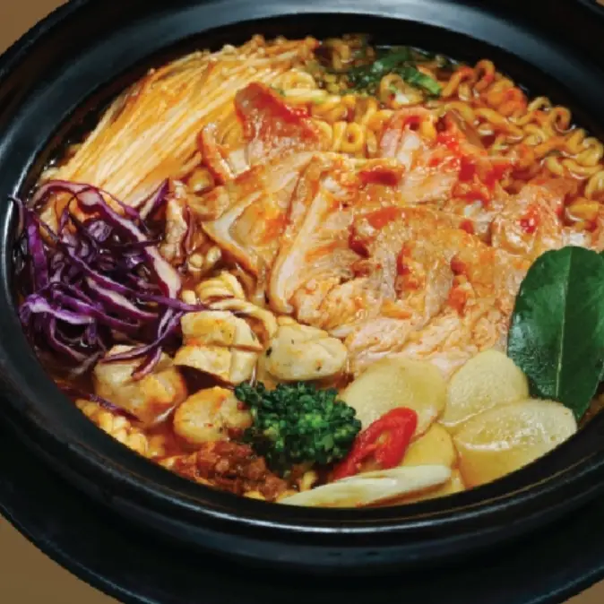 Hình ảnh Mỳ cay chả mực xúc xích Tomyum 