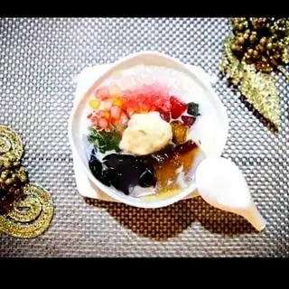Hình ảnh Chè thập cẩm mix sầu riêng