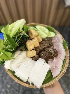 Hình ảnh Bún, đậu, dồi sun