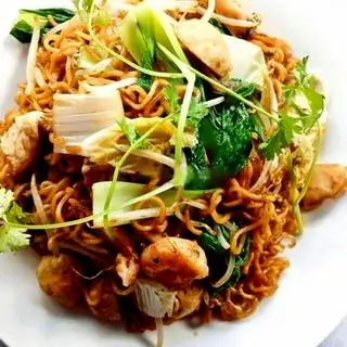 Hình ảnh Mì xào 2 trứng ốp la