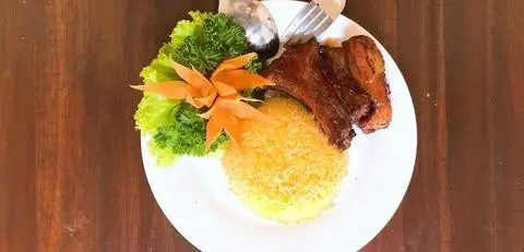 Hình ảnh Bà Tư - Cơm Sườn Cây - Lê Văn Duyệt