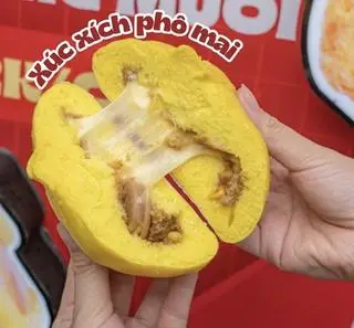 Hình ảnh Bánh bao phô mai xúc xích và thịt